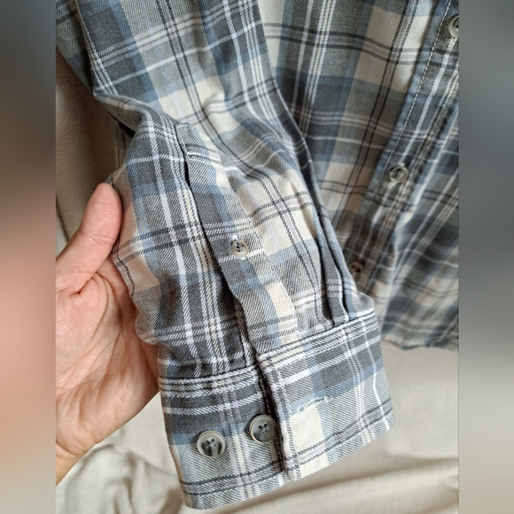 Men's Weatherproof Casual Button Down Grey Plaid Shirt - Picture 3 of 9
